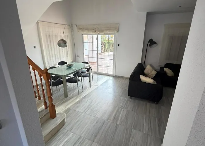 Дом отдыха Casa Tranquila Cerca Del Mar 3 Dobles, 6 Pax Рода-де-Бара